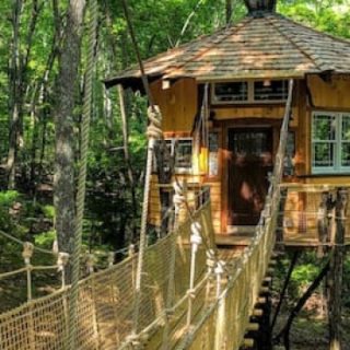 Stay the Night in a Treehouse Stamish Castle Copperhill, TN