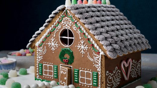 12/4 Cotton’s Gingerbread House Competition Benton, TN